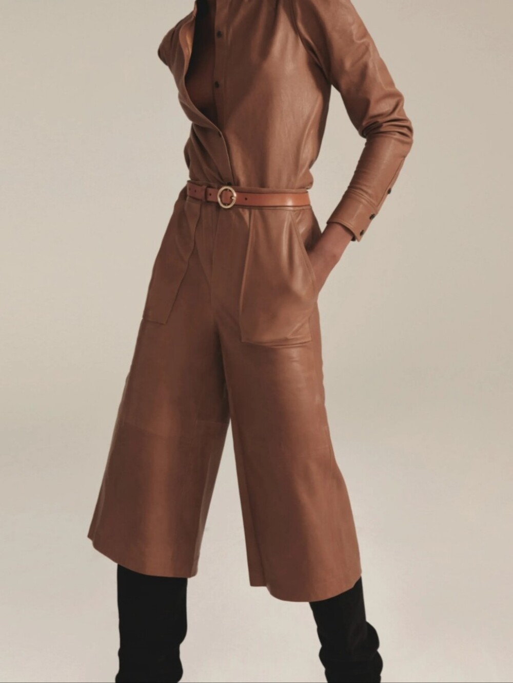 Frame Brown Leather Quiet Luxury Minimalist Culottes Long Shorts Size Medium